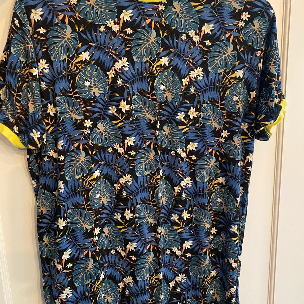 Soft beautiful T shirt.